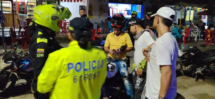 Policía de Ibagué capturó a 13 personas, incautó un arma de fuego, un arma traumática y 301 armas blancas