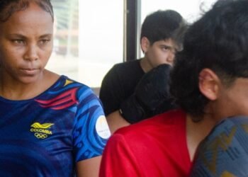 Los “puños Vinotinto y Oro” se toman los barrios de Ibagué