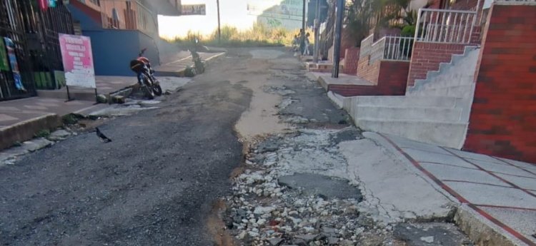 En Piedra pintada están cansados de las promesas para arreglar sus calles en mal estado