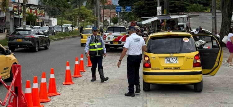 Implementan zona exclusiva para descenso de pasajeros frente a Sanitas, sector de El Papayo