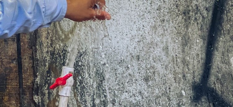 El equipo operativo del IBAL supervisó las conexiones comerciales al sistema de acueducto en el barrio Arado