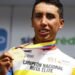 Egan Bernal se sacude de fuerte caída en el Giro