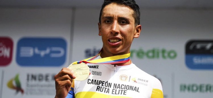 Egan Bernal se sacude de fuerte caída en el Giro