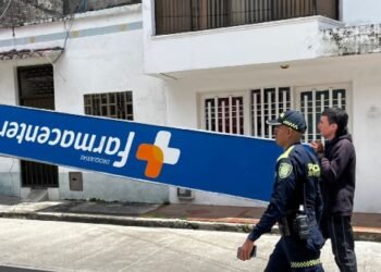 Policía recuperó letrero de Farmacenter que se habían robado en horas de la madrugada