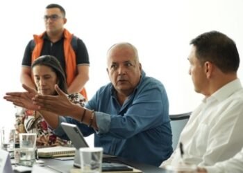 Senador Barreto propone alianza entre sectores políticos y gremios económicos para proyectar el país hacia el futuro 