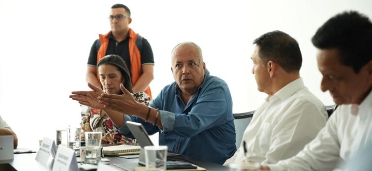 Senador Barreto propone alianza entre sectores políticos y gremios económicos para proyectar el país hacia el futuro