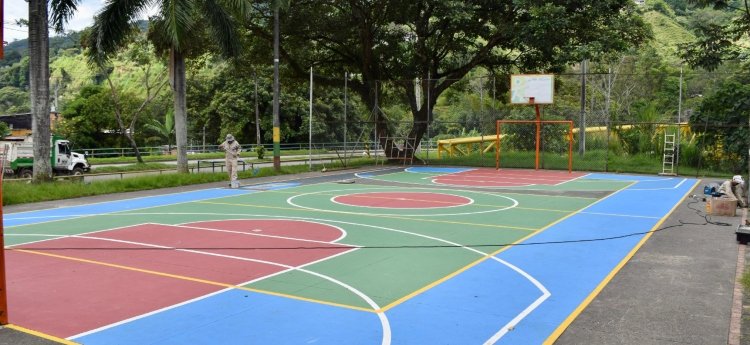 Avanza la recuperación de polideportivos en la comuna 11 