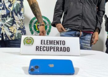 Detenidos cuando huían en una RX 115 señalados de hurtar un Iphone a un hombre