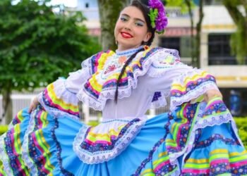 La embajadora cultural de la comuna Ocho: Vivian Carvajal