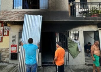 Familias afectadas por incendio estructural recibieron ayudas de la Administración Municipal