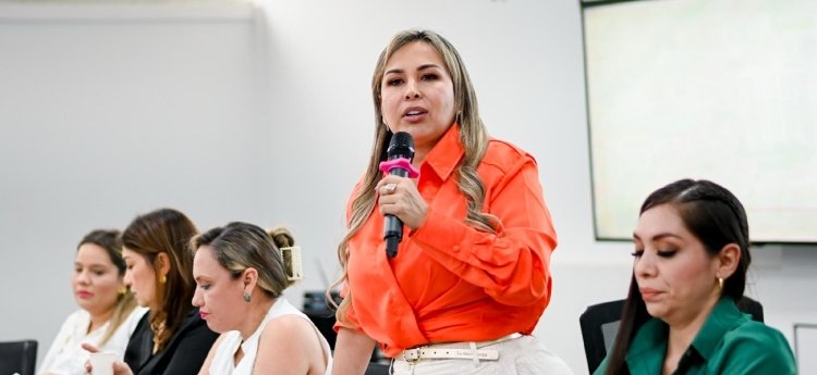 “Vamos a callarlas con trabajo, con obras, con resultados”, Johana Aranda