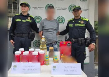 Sujeto entró con una bolsa negra a robar en un supermercado