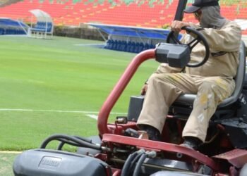 Gramado del estadio Murillo Toro se prepara para los cuadrangulares