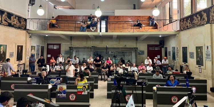 No pasó en el Concejo la prohibición de que las entidades públicas adquieran pólvora en procesos de contratación