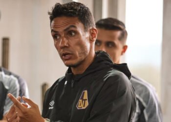 Deportes Tolima llega estrenando mes y estrenando técnico