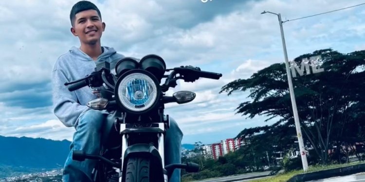 Carlos falleció al chocar contra un separador en el sur de Ibagué