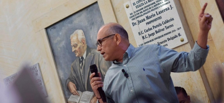 Campaña de no más estrellas en la vía para evitar accidentes pide el concejal William Rosas