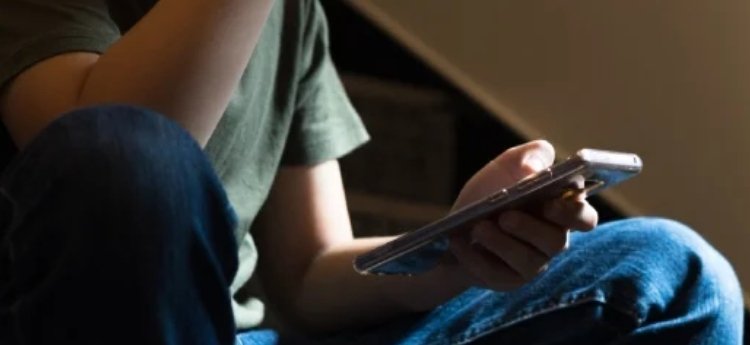 Depravada profesora enviaba videos porno a su estudiante de 9 años