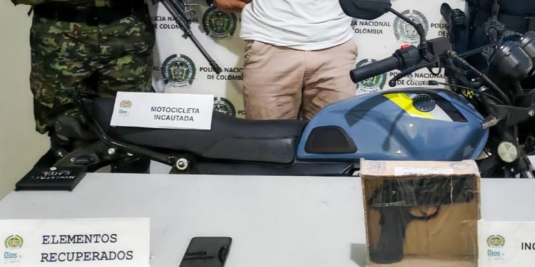 Capturado sujeto señalado de atracar con pistola de aire comprimido y apoderarse de un celular
