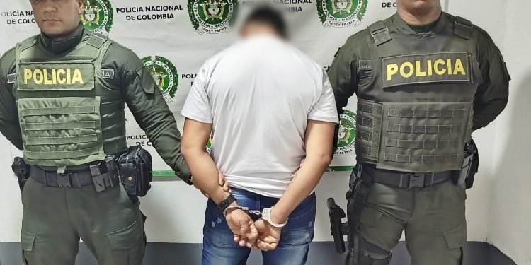 Una persona fue asesinada de una puñalada en el parque central de Planadas