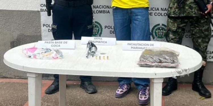Armado y cargado de drogas, así fue detenido motociclista en Ataco