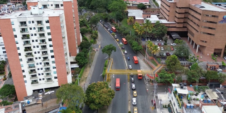 ¡Pilas conductores! Habrá cierre total de la calzada de ascenso de Quinta, entre 60 y 44, por aplicación de capa asfáltica