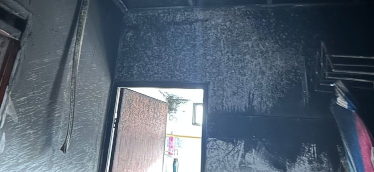 Bomberos llegaron 2 horas tarde a atender un incendio en el Guamo y nadie le respondió a la familia que lo perdió todo