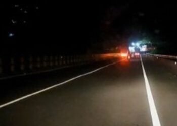 Le falta iluminación a la mitad del Puente de La Variante