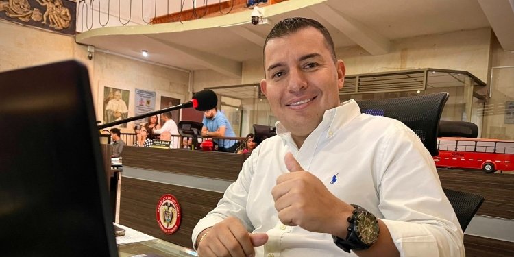 Concejal Víctor Ortiz cuestionó la gestión de congresistas tolimenses y que no se hubieran pronunciado por el polémico chat