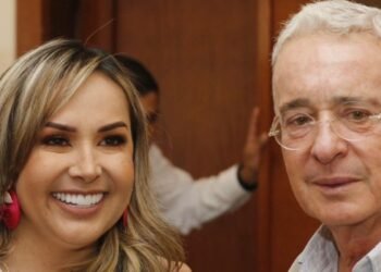 Alcaldesa Johana Aranda manifestó su respaldo a Álvaro Uribe