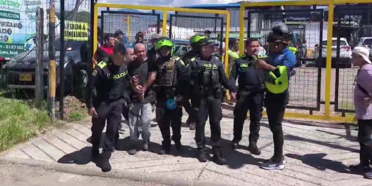 Cinco personas capturadas tras riña cerca de la Secretaría de Movilidad