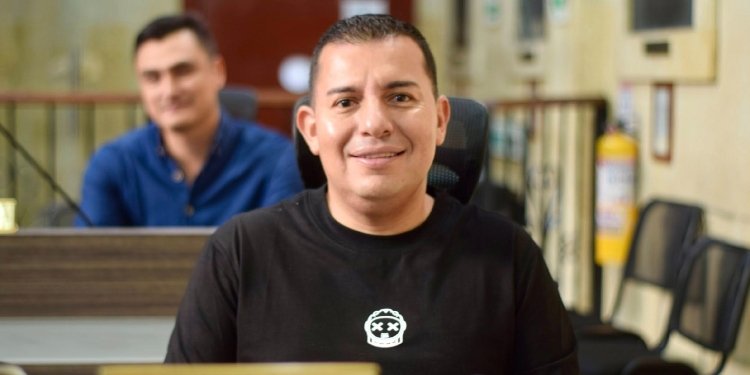 Concejal Víctor Ortiz espera que la renuncia de Leandro Vera no sea por la ruptura entre Hurtado y la Alcaldesa