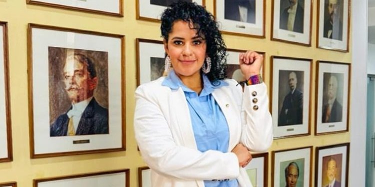 Adriana Avilés ahora asegura que lamenta la decisión de la Comisión Legal para la Equidad de la Mujer