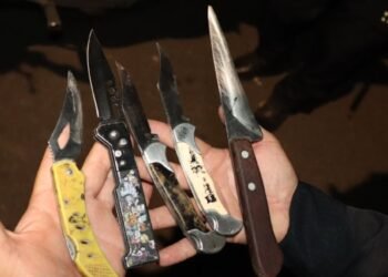 13 personas capturadas, 232 armas blancas y más de 500 gramos de estupefacientes incautados en operativos el fin de semana