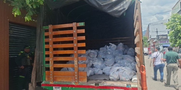 En Melgar Incautaron camión con 250 mercados