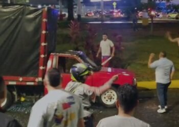 Taxistas apoyaron económicamente a Brayan, conductor afectado por los informales