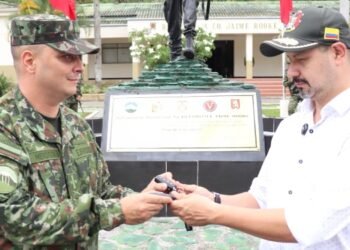 Administración Municipal entregó camionetas al Ejército en Ibagué para reforzar la seguridad