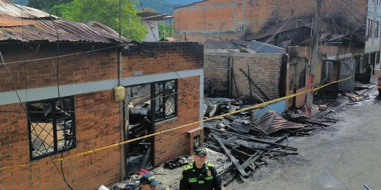Familia perdió su casa en incendio en el barrio Antonio Nariño
