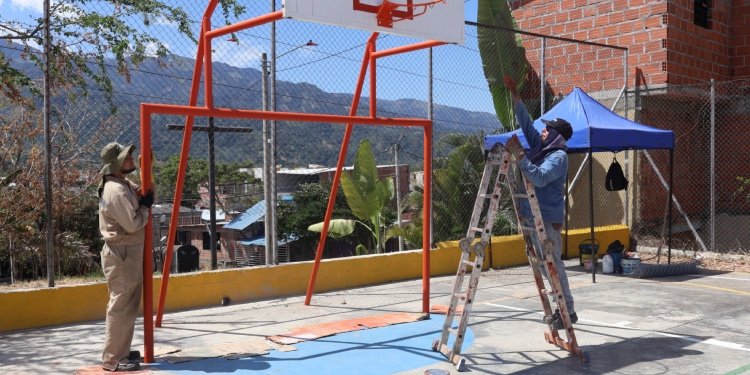 Alcaldía mejoró el polideportivo del barrio Modelia, en la comuna Siete de Ibagué