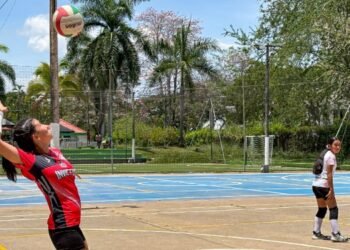 ¡A jugar y ganar! Inscríbete en los Festivales de Voleibol y Fútbol 5 en el Centro Recreacional Urbano