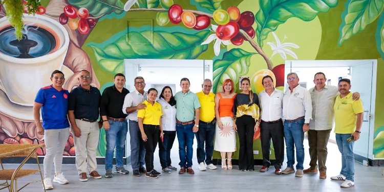 Sindicatos y Gobernación del Tolima firmaron pacto colectivo que beneficia a los empleados del ‘Palacio del Mango’