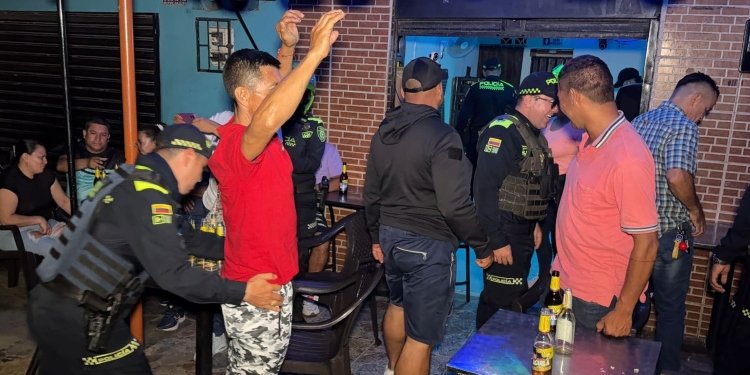 15 personas capturadas, 150 armas blancas y un arma de fuego incautadas durante el último fin de semana de agosto en Ibagué