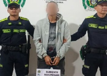 Sujeto habría ‘raponeado’ el celular a una mujer en el barrio El Carmen