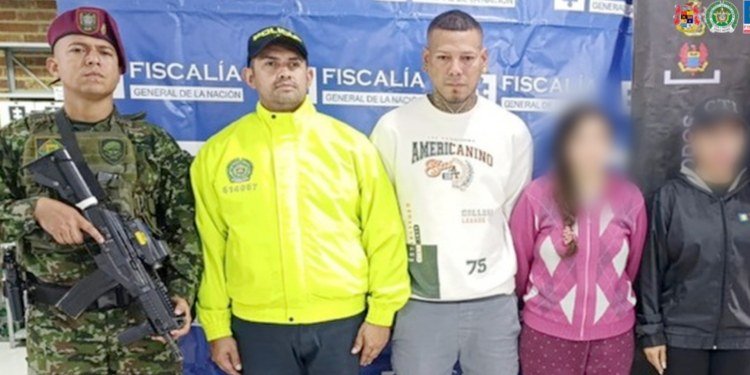 Pareja habría recibido dinero por medio de una línea telefónica hurtada