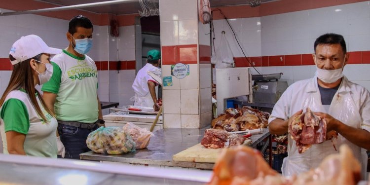 Dos comparendos por infracciones fueron impuestos durante operativos de la Alcaldía en la Plaza de La 21