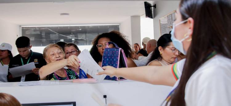 Alcaldía continúa vigilando entrega de medicamentos a usuarios de Famisanar 