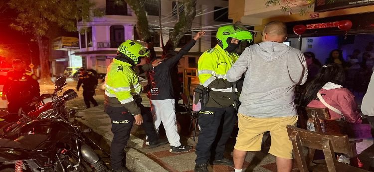 13 capturados, 439 armas cortopunzantes incautadas el fin de semana en Ibagué