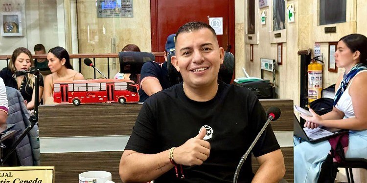 “Se les olvida que aprobaron empréstitos en gobiernos anteriores como en el gobierno del doctor Luis H”, Víctor Ortiz