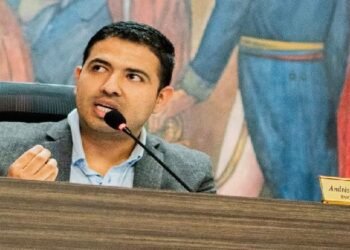 Concejal Andrés Zambrano advierte retrasos en las obras del Parque Centenario y la Concha Acústica