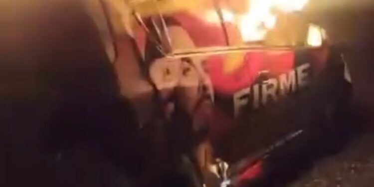 Queman vehículo de campaña presidencial de Abelardo de la Espriella en Norte de Santander